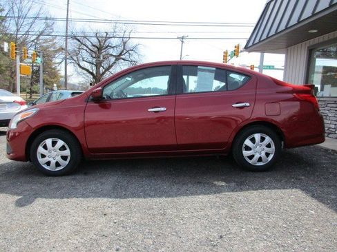 Used 2019 Nissan Versa SV FWD image 5
