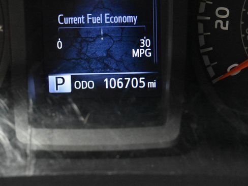 Used 2019 Toyota Tacoma SR image 19