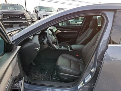 Used 2025 MAZDA MAZDA3 Hatchback w/ Appearance Package image 10