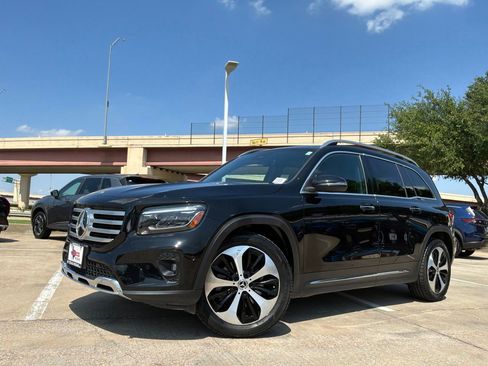 Used 2025 Mercedes-Benz GLB 250 image 2
