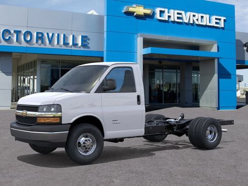 New 2026 Chevrolet Express 3500 w/ Power Convenience Package RWD image 2