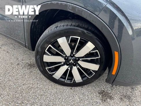 Used 2025 Mitsubishi Outlander SE AWD/4WD image 10
