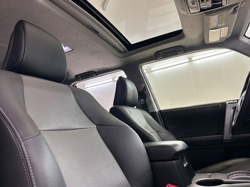 Used 2019 Toyota 4Runner SR5 Premium AWD/4WD image 30