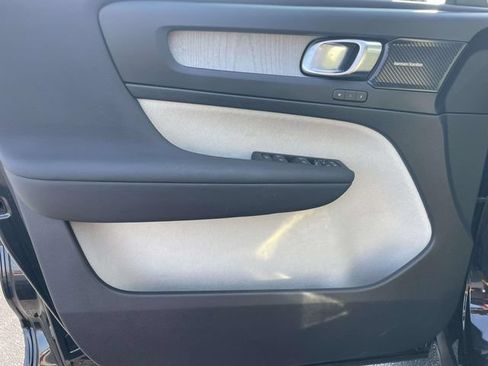 Certified 2023 Volvo XC40 B5 Ultimate w/ Protection Package Premier AWD/4WD image 15