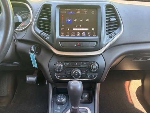 Used 2014 Jeep Cherokee Trailhawk w/ Leather Interior Group AWD/4WD image 16