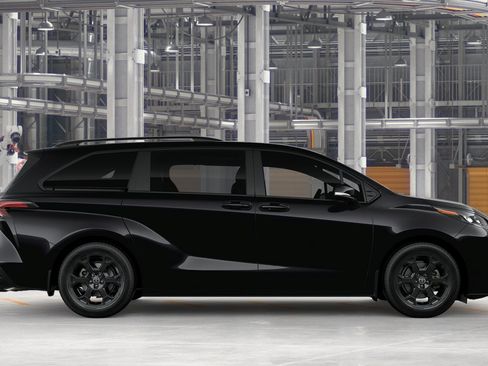New 2026 Toyota Sienna XLE Woodland Edition AWD/4WD image 12