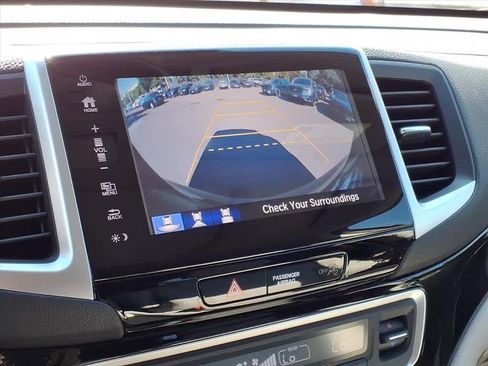 Used 2017 Honda Pilot Touring image 15