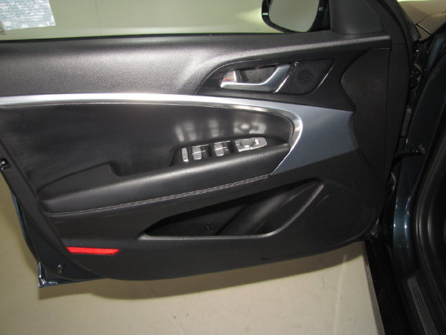 Used 2023 Genesis G70 2.0T RWD image 33