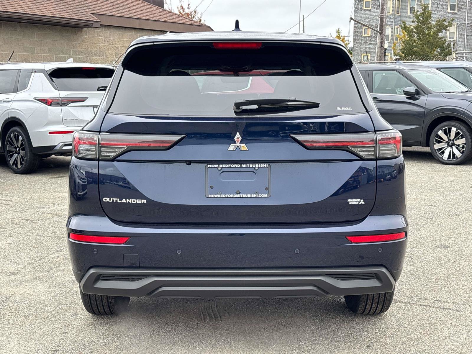 New 2026 Mitsubishi Outlander ES AWD/4WD image 3