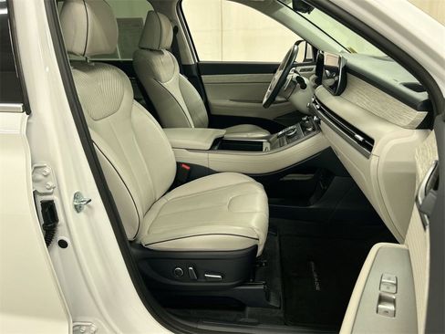 Used 2024 Hyundai Palisade Calligraphy image 25