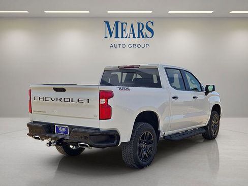 Used 2025 Chevrolet Silverado 1500 LT Trail Boss w/ Convenience Package II image 4