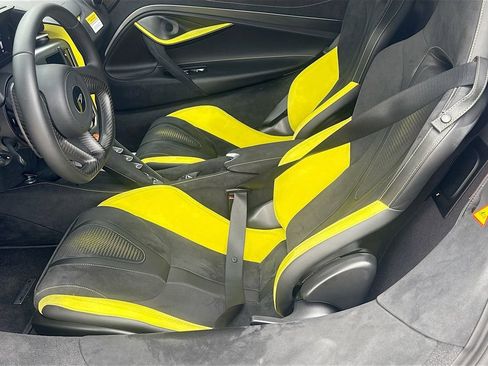 Used 2025 McLaren 750S Spider image 21