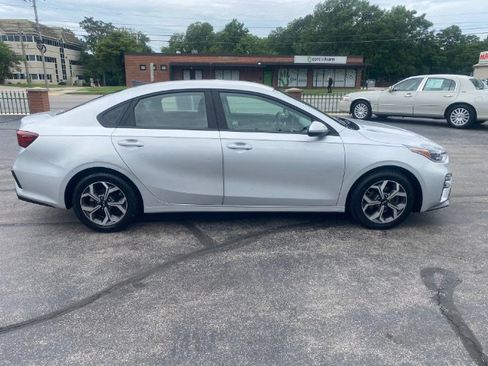 Used 2020 Kia Forte LXS FWD image 4
