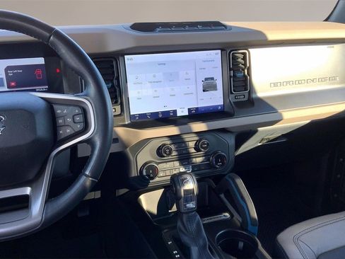 Used 2022 Ford Bronco Wildtrak image 6