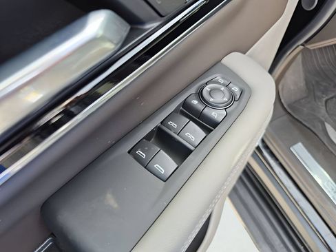 New 2026 GMC Yukon Elevation w/ Elevation Premium Package AWD/4WD image 16