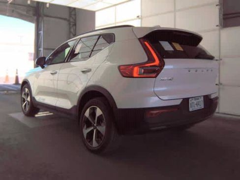 Used 2026 Volvo XC40 B5 Plus AWD/4WD image 4