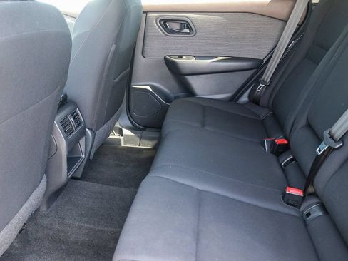 Used 2023 Nissan Rogue S FWD image 17