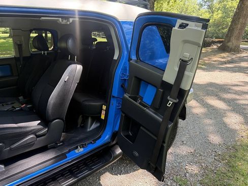 Used 2007 Toyota FJ Cruiser 4WD image 26
