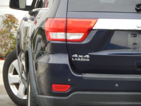 Used 2013 Jeep Grand Cherokee Laredo image 1