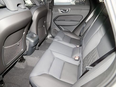 New 2026 Volvo XC60 B5 Plus w/ Climate Package image 20