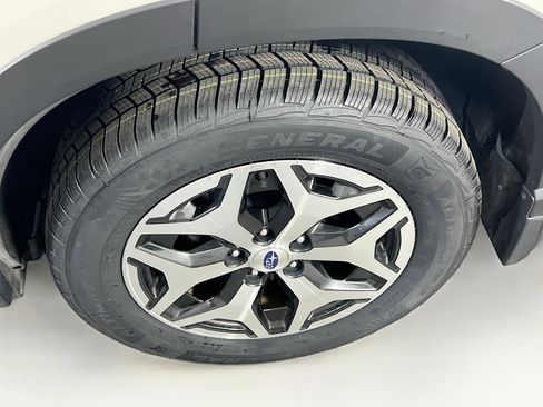 Used 2023 Subaru Forester Premium image 30