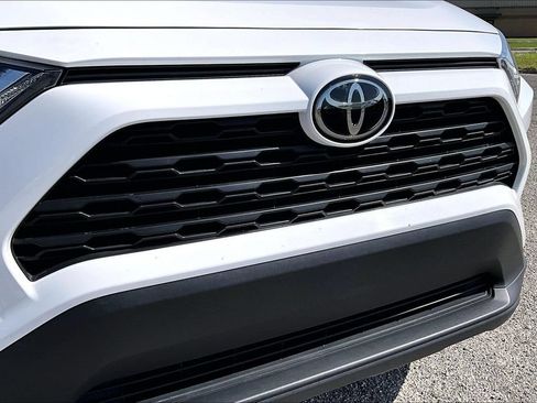Used 2024 Toyota RAV4 XLE FWD image 29