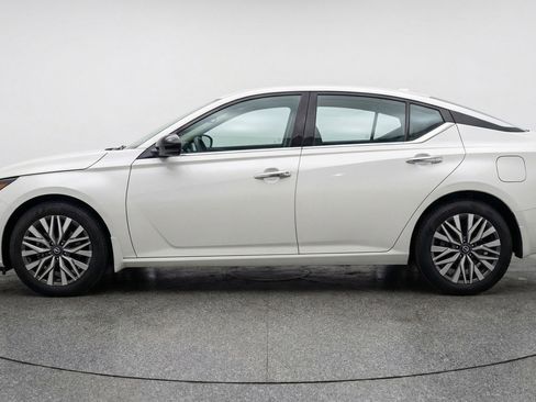 Used 2025 Nissan Altima 2.5 SV image 5