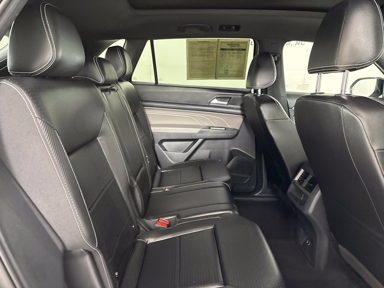 Used 2023 Volkswagen Atlas Cross Sport SEL R-Line AWD/4WD image 28