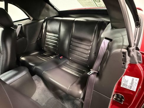 Used 2004 Ford Mustang GT RWD image 9