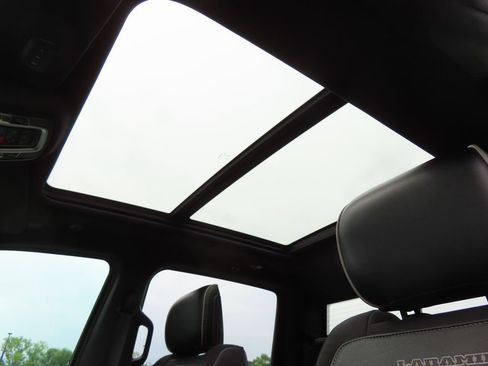 Certified 2022 RAM 1500 Laramie AWD/4WD image 5