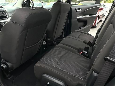 Used 2017 Dodge Journey SE FWD image 29