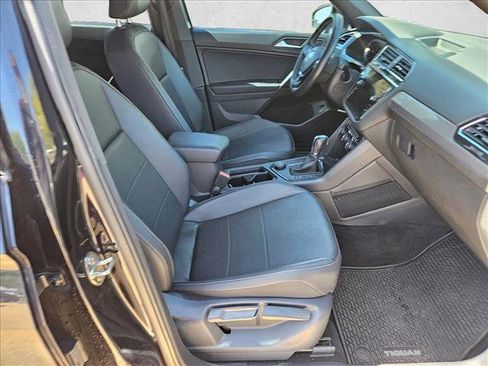 Used 2019 Volkswagen Tiguan SEL R-Line image 17