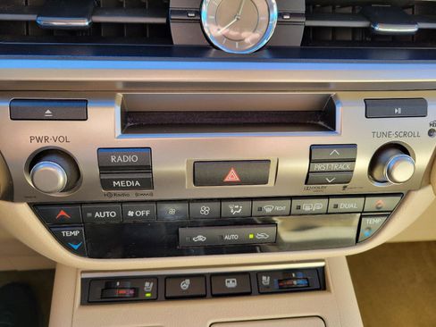 Used 2013 Lexus ES 350 w/ Luxury Pkg FWD image 23