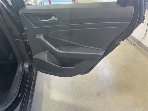 Used 2023 Volkswagen Jetta SE image 23