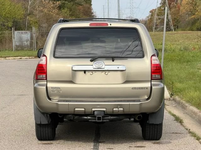 Used 2006 Toyota 4Runner SR5 AWD/4WD image 14