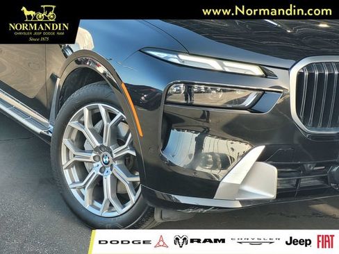Used 2025 BMW X7 xDrive40i AWD/4WD image 3