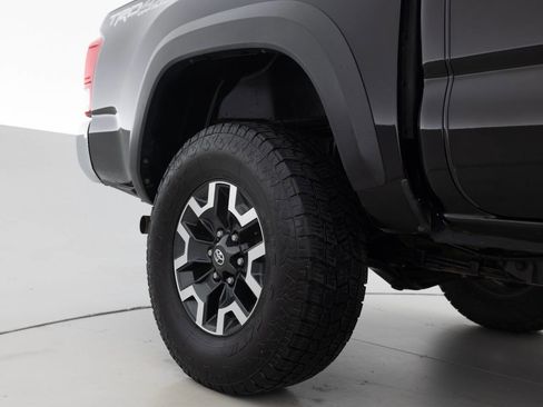 Used 2017 Toyota Tacoma SR5 image 17