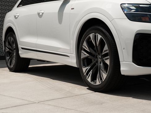 Certified 2025 Audi Q8 Prestige w/ Prestige Package AWD/4WD image 28