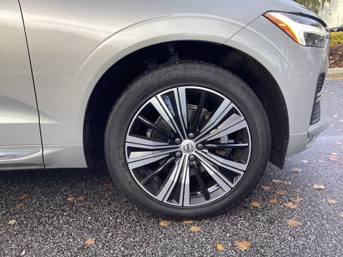 Certified 2022 Volvo XC60 B5 Inscription w/ Climate Package image 13