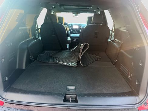 Used 2023 Chevrolet Traverse RS image 28
