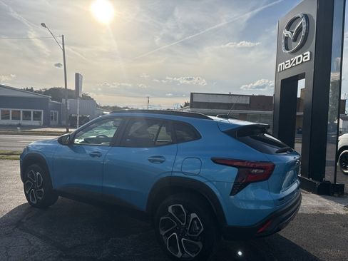 Used 2025 Chevrolet Trax RS image 4