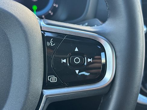 Certified 2025 Volvo S60 B5 Plus image 28