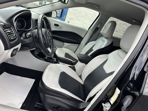 Used 2020 Jeep Compass Limited w/ Safety & Security Group image 9