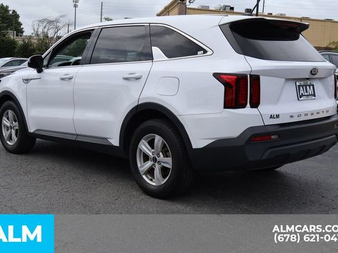 Used 2021 Kia Sorento LX FWD image 8