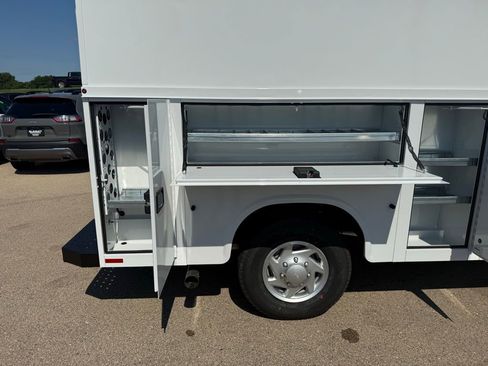 New 2026 Ford E-350 and Econoline 350 Super Duty w/ Power Equipment Group RWD image 38