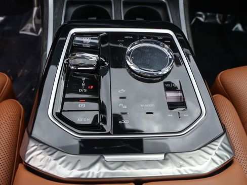 Used 2023 BMW 740i RWD image 56