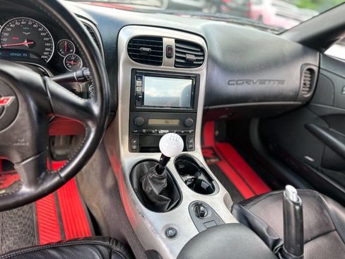 Used 2005 Chevrolet Corvette Base 2dr Convertible w/ Preferred Equipment Group image 18