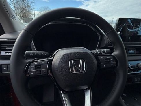 New 2025 Honda Pilot Touring image 7