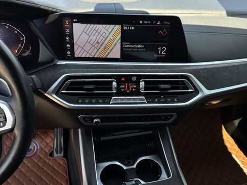 Used 2022 BMW X7 M50i w/ Dynamic Handling Package image 20