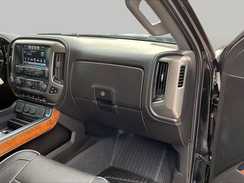 Used 2018 Chevrolet Silverado 1500 High Country AWD/4WD image 19